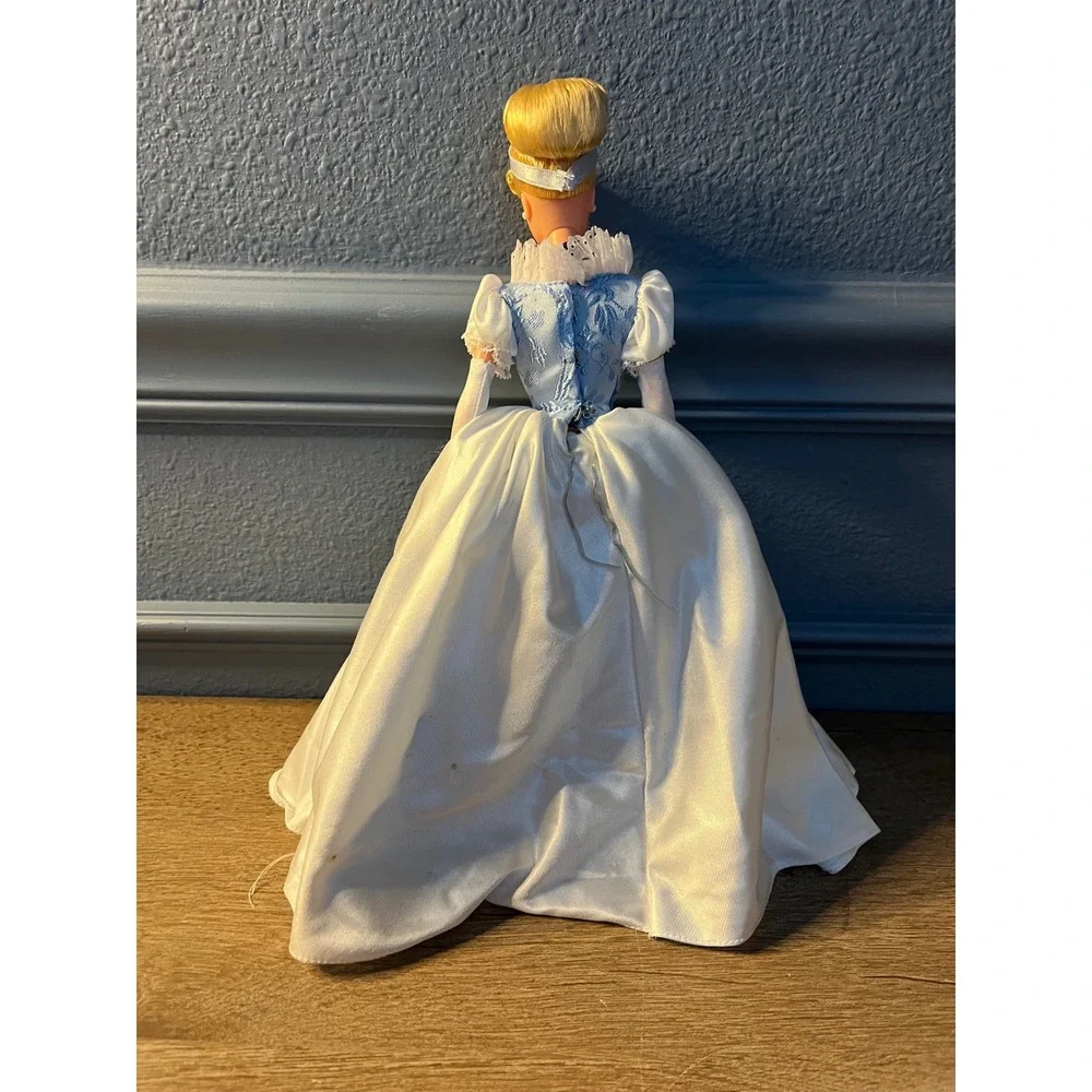 Disney Princess Cinderella Ball Gown Doll Sparkle Blue Dress‎ Collection New